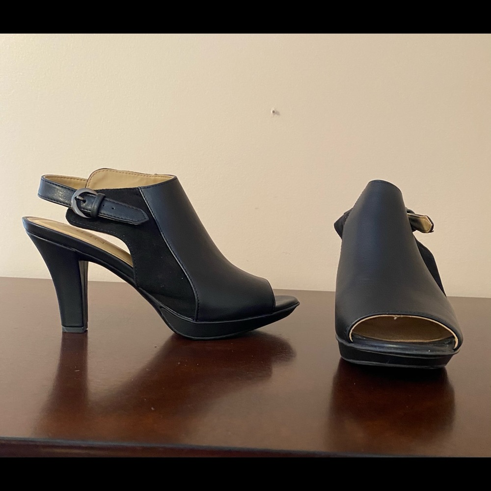 Naturalizer Peep Toe  Size 6